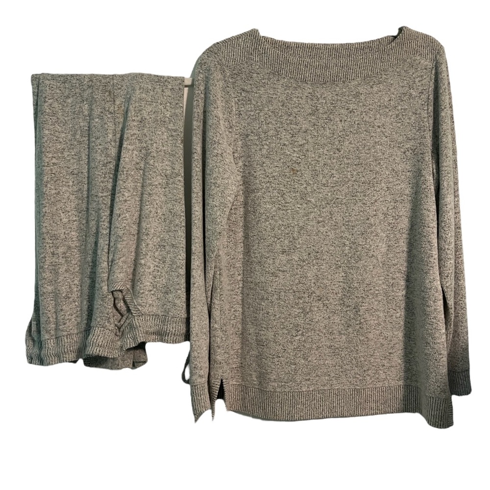 Chico’s Weekends Top Size 1 (M), Pants size 2 (L)